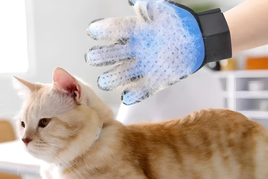 Deshedding Glove for Dogs and Cats